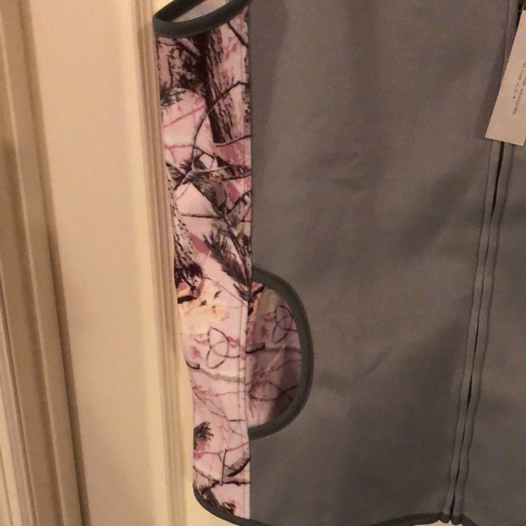 NWT Women’s Vest - Picture 2 of 3